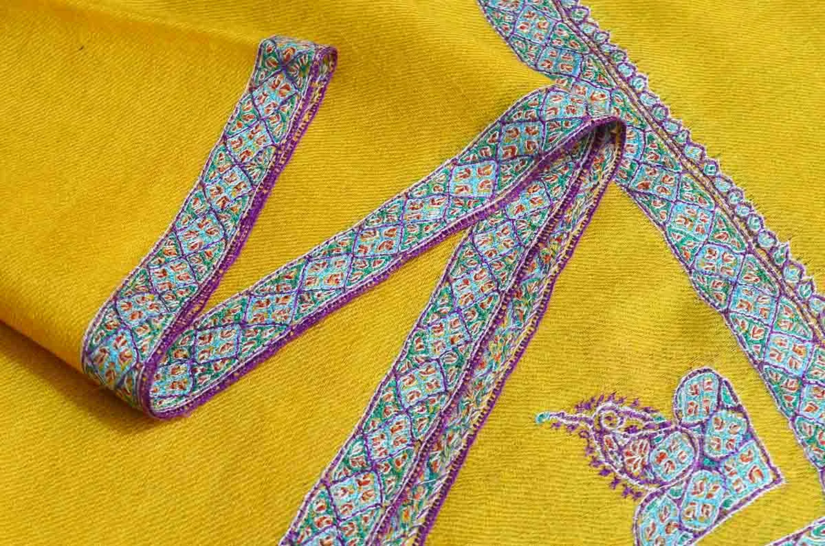 small embroidery shawl - 5054